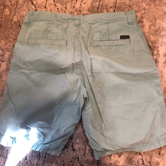 Columbia • Men’s Shorts • 32 - Picture 3 of 6